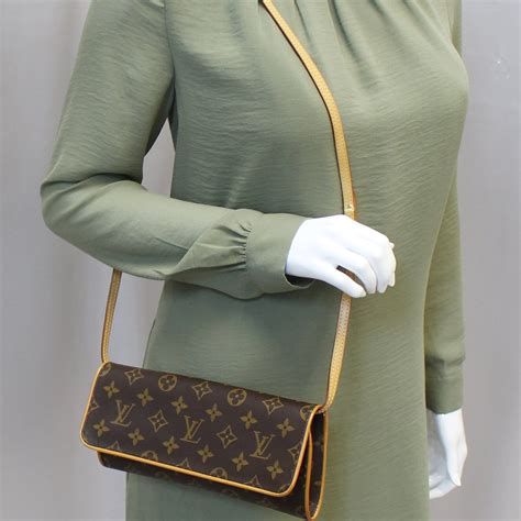 louis vuitton shoulder bag monogram pochette|louis vuitton original monogram.